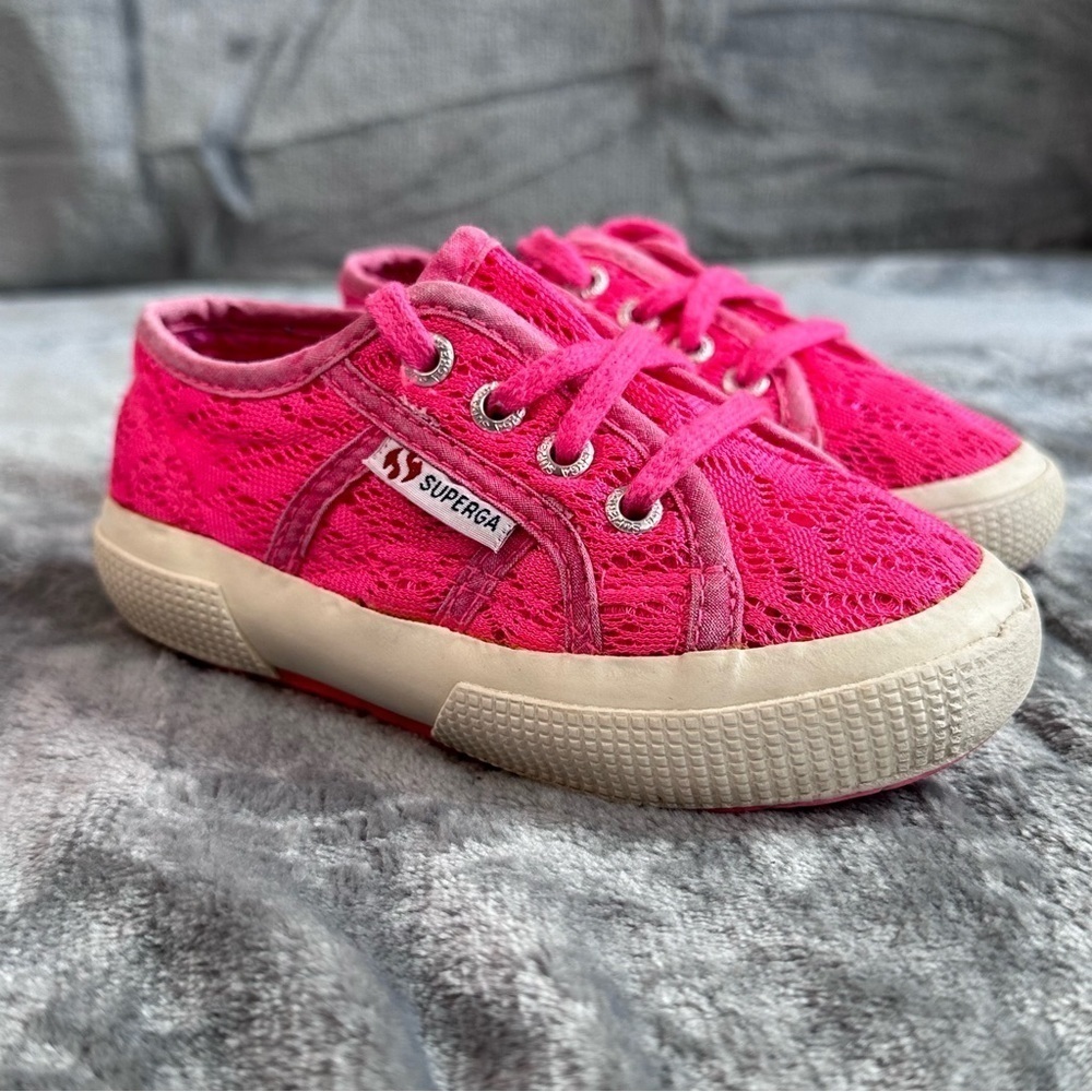 Superga girls hot pink lace shoe size 8.5 pre-owned